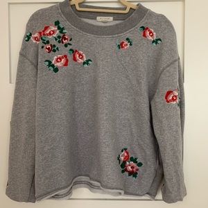 Floral embroidered crew neck